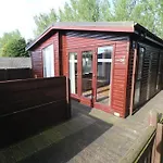 Applegrove Country Park, Scarborough With Private Hot Tubs بيت للعطل
