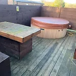 Applegrove Country Park, Scarborough With Private Hot Tubs بيت للعطل Burniston