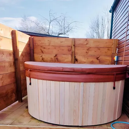 בית נופש Applegrove Country Park, Scarborough With Private Hot Tubs
