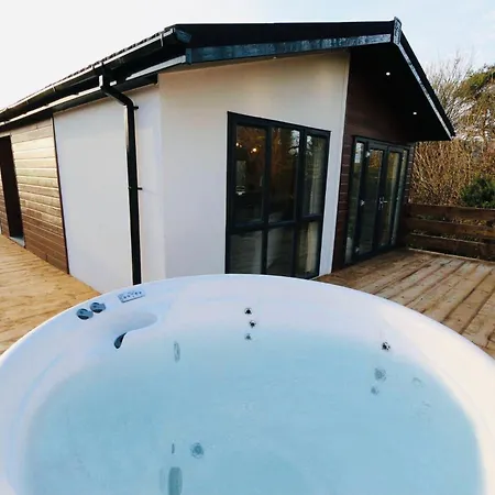 Applegrove Country Park, Scarborough With Private Hot Tubs