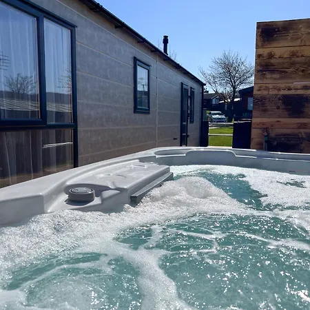 Applegrove Country Park, Scarborough With Private Hot Tubs