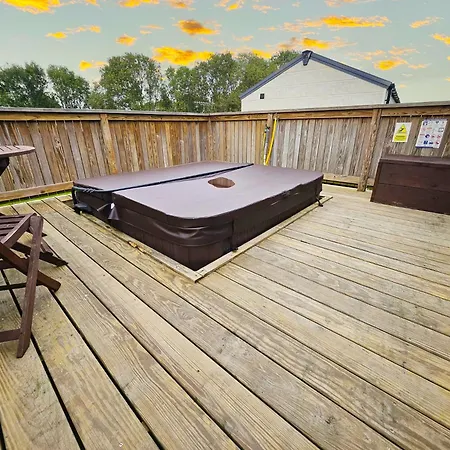 Applegrove Country Park, Scarborough With Private Hot Tubs Burniston