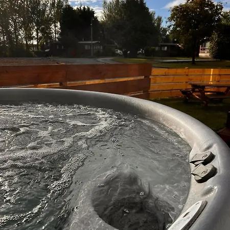 בית נופש Applegrove Country Park, Scarborough With Private Hot Tubs Burniston