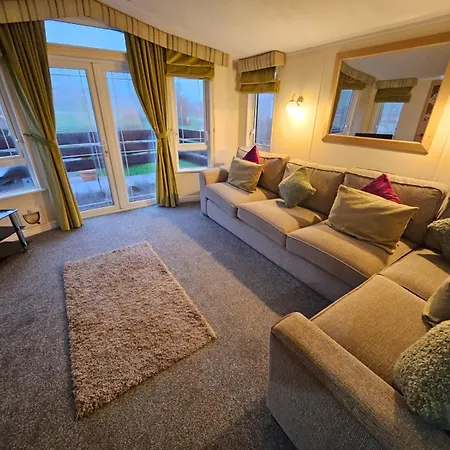 בית נופש Applegrove Country Park, Scarborough With Private Hot Tubs Burniston