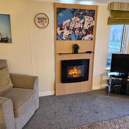 בית נופש Applegrove Country Park, Scarborough With Private Hot Tubs Burniston