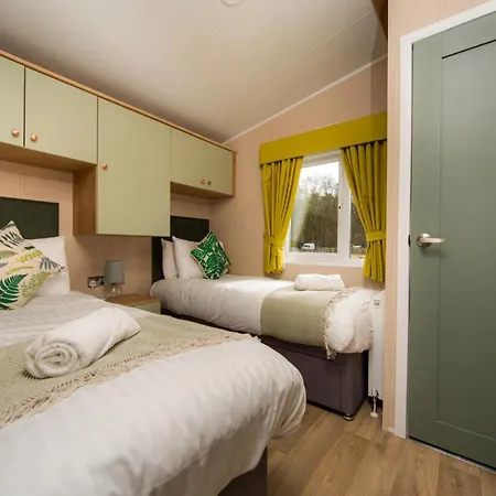 בית נופש Applegrove Country Park, Scarborough With Private Hot Tubs *