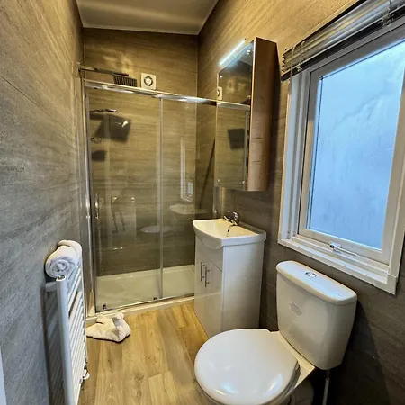 Applegrove Country Park, Scarborough With Private Hot Tubs בית נופש Burniston