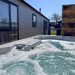 Applegrove Country Park, Scarborough With Private Hot Tubs