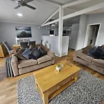 Dom wakacyjny Applegrove Country Park, Scarborough With Private Hot Tubs *