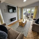 Applegrove Country Park, Scarborough With Private Hot Tubs * 버니스턴