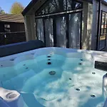 Applegrove Country Park, Scarborough With Private Hot Tubs 펜션 버니스턴