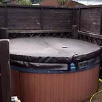 Applegrove Country Park, Scarborough With Private Hot Tubs 펜션