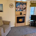 Dom wakacyjny Applegrove Country Park, Scarborough With Private Hot Tubs Burniston