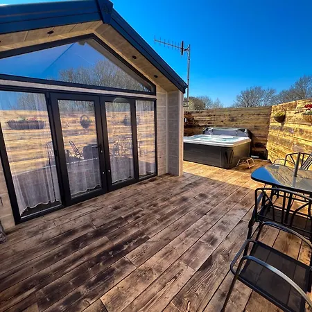 Applegrove Country Park, Scarborough With Private Hot Tubs Tatil Evi *