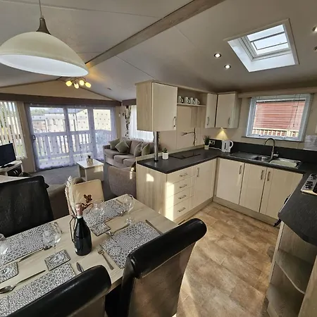 Applegrove Country Park, Scarborough With Private Hot Tubs
