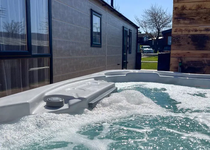 Applegrove Country Park, Scarborough With Private Hot Tubs