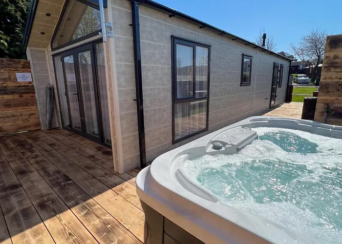 Applegrove Country Park, Scarborough With Private Hot Tubs *