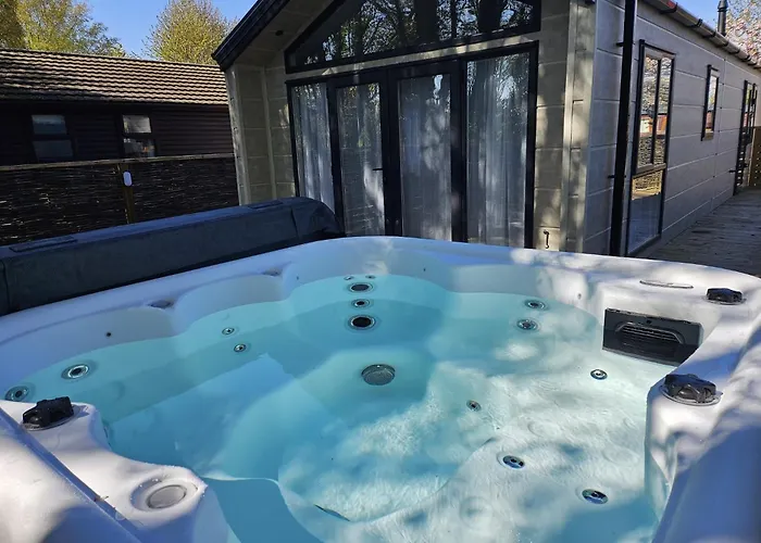 Applegrove Country Park, Scarborough With Private Hot Tubs Holiday home Burniston