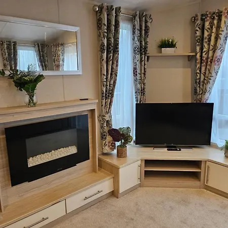 Holiday home Applegrove Country Park, Scarborough With Private Hot Tubs Burniston