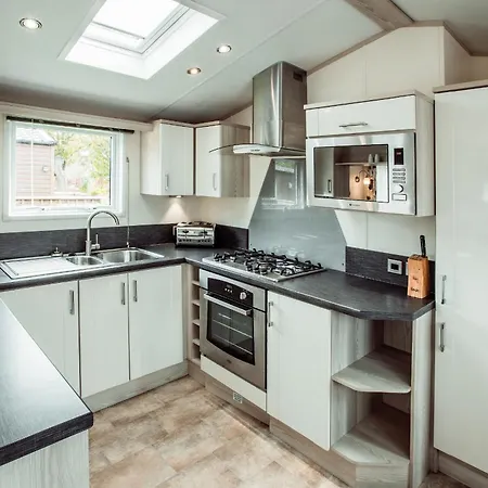 Applegrove Country Park, Scarborough With Private Hot Tubs Holiday home Burniston