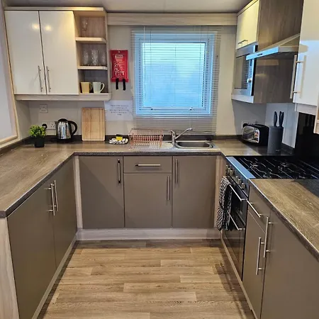 Applegrove Country Park, Scarborough With Private Hot Tubs Holiday home *
