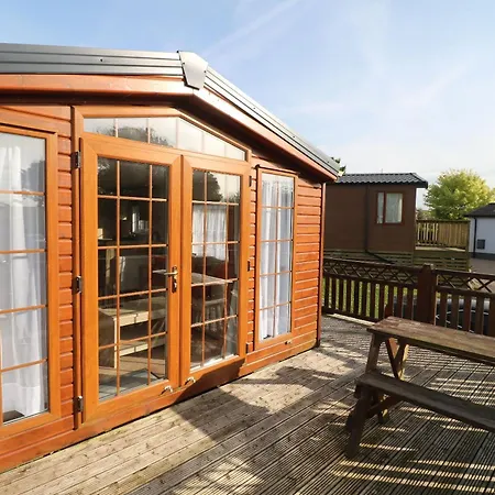 Applegrove Country Park, Scarborough With Private Hot Tubs Holiday home *