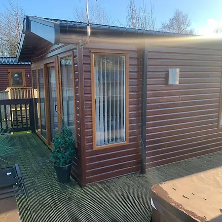 Applegrove Country Park, Scarborough With Private Hot Tubs Holiday home Burniston